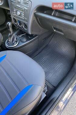 Хэтчбек Ford Fusion 2011 в 