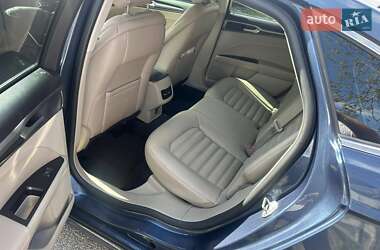 Седан Ford Fusion 2018 в 