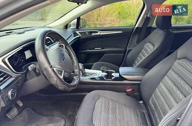 Седан Ford Fusion 2015 в 