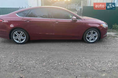 Седан Ford Fusion 2015 в 