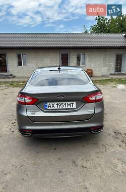 Седан Ford Fusion 2012 в 