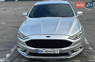 Седан Ford Fusion 2017 в 