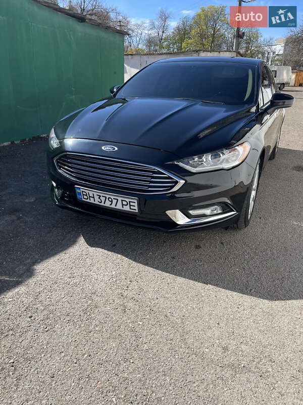 Седан Ford Fusion 2018 в 
