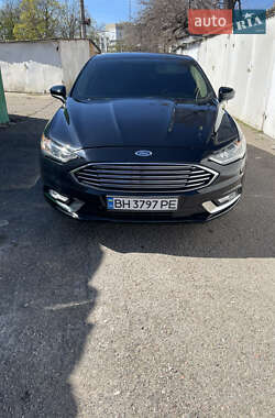 Седан Ford Fusion 2018 в 