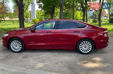 Седан Ford Fusion 2015 в 
