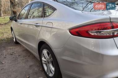 Седан Ford Fusion 2017 в 