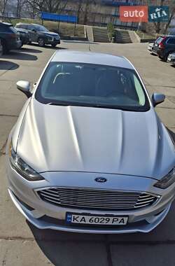Седан Ford Fusion 2017 в 