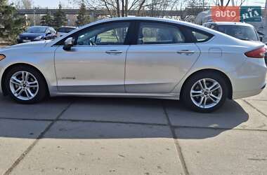 Седан Ford Fusion 2017 в 