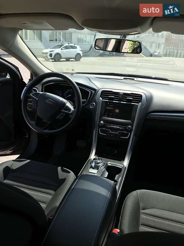 Седан Ford Fusion 2017 в Тернополі