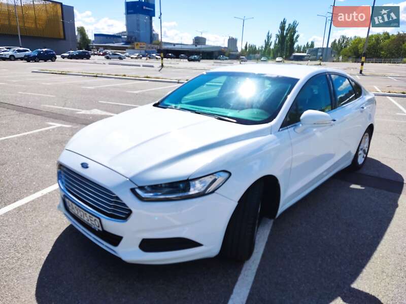 Седан Ford Fusion 2016 в Києві