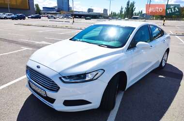 Седан Ford Fusion 2016 в 
