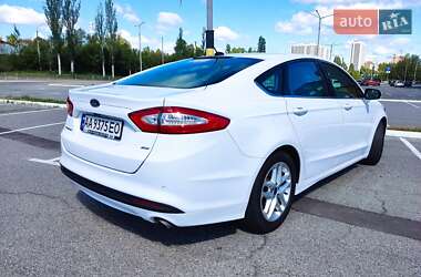 Седан Ford Fusion 2016 в 