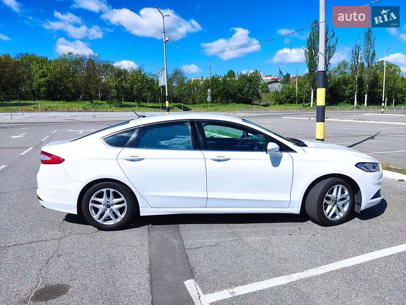 Седан Ford Fusion 2016 в Києві