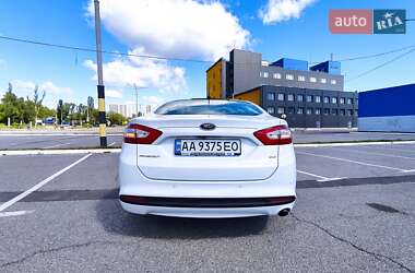 Седан Ford Fusion 2016 в 