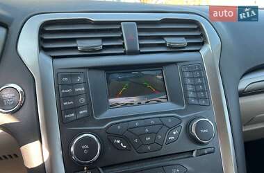 Седан Ford Fusion 2017 в 