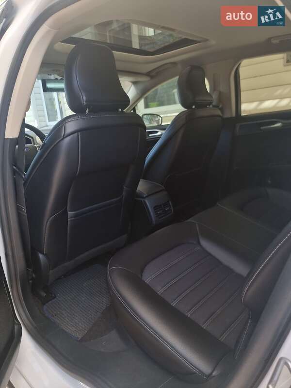 Седан Ford Fusion 2016 в Люботине