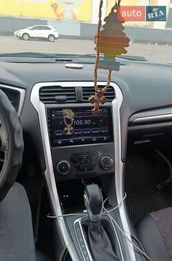 Седан Ford Fusion 2015 в 
