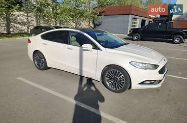 Седан Ford Fusion 2017 в 