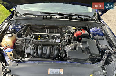 Седан Ford Fusion 2015 в 