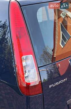 Хэтчбек Ford Fusion 2008 в 