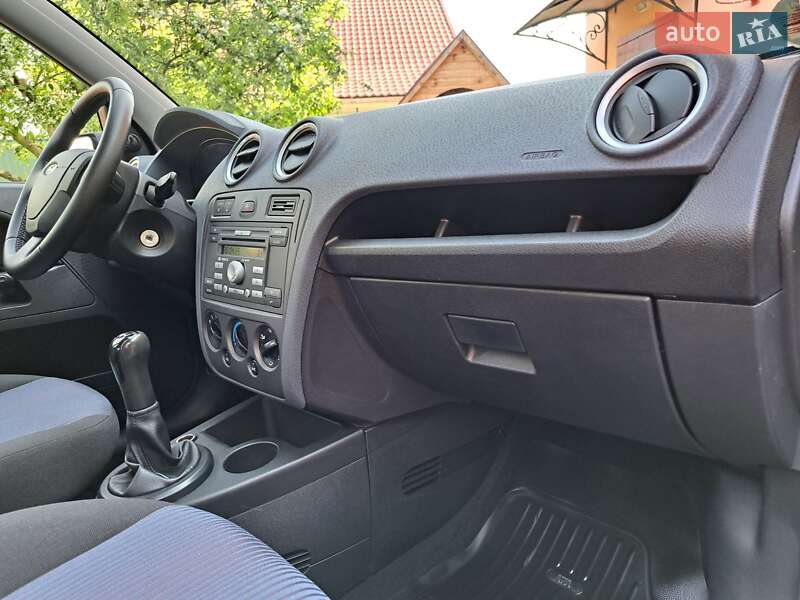 Хэтчбек Ford Fusion 2008 в Умани