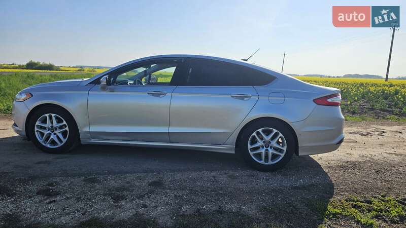 Седан Ford Fusion 2016 в Чорткове