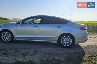 Седан Ford Fusion 2016 в 