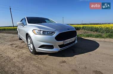 Седан Ford Fusion 2016 в 