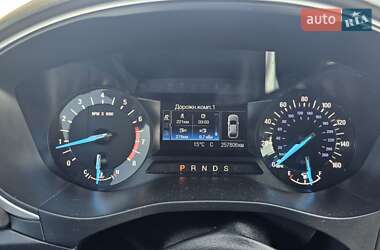 Седан Ford Fusion 2016 в 
