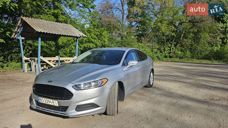 Седан Ford Fusion 2016 в Чорткове