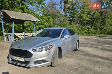 Седан Ford Fusion 2016 в 