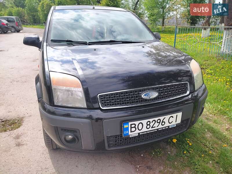 Хэтчбек Ford Fusion 2005 в 