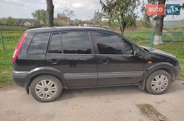 Хэтчбек Ford Fusion 2005 в 