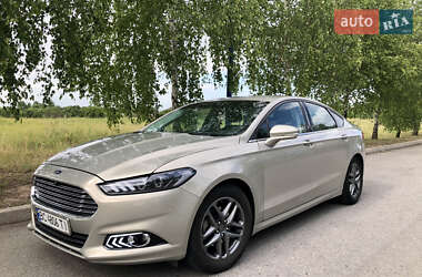 Седан Ford Fusion 2015 в 