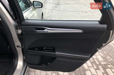 Седан Ford Fusion 2015 в 
