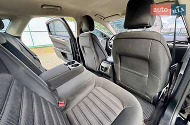 Седан Ford Fusion 2017 в 
