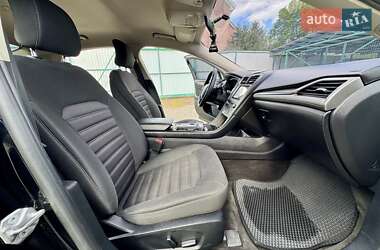 Седан Ford Fusion 2017 в 