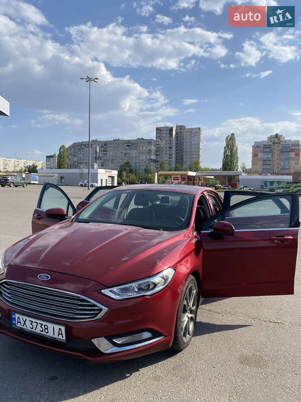Седан Ford Fusion 2017 в 