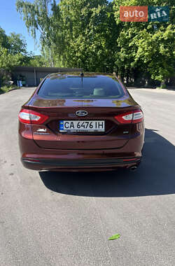 Седан Ford Fusion 2015 в 