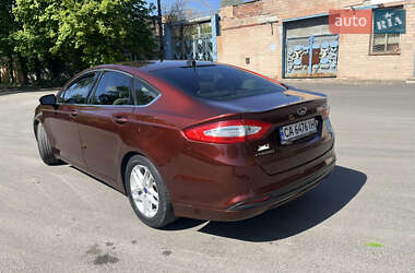 Седан Ford Fusion 2015 в 