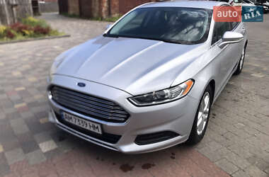 Седан Ford Fusion 2015 в Львові