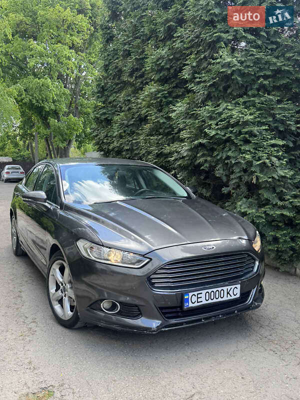 Седан Ford Fusion 2015 в Чернівцях