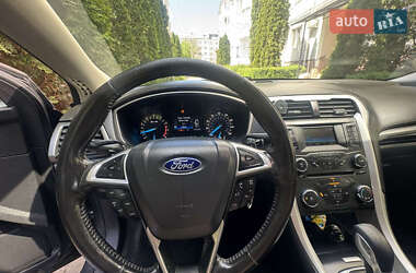 Седан Ford Fusion 2015 в 