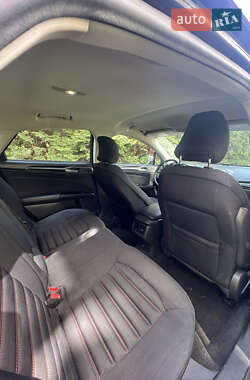 Седан Ford Fusion 2015 в 