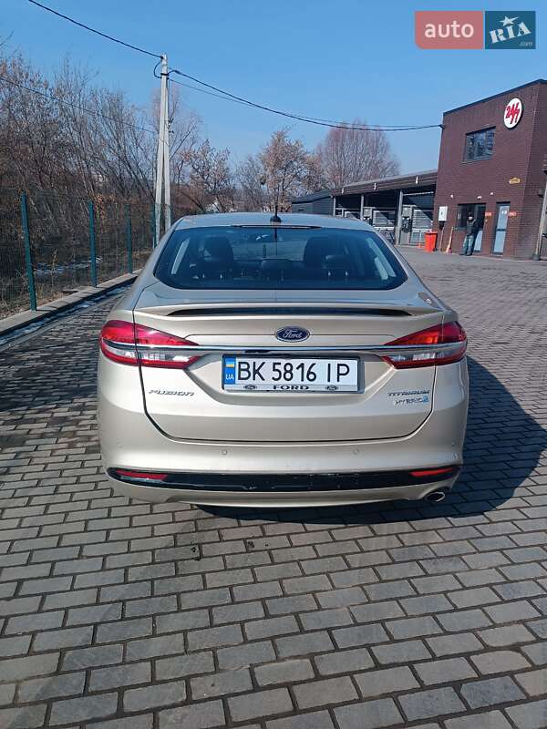 Седан Ford Fusion 2019 в Рівному