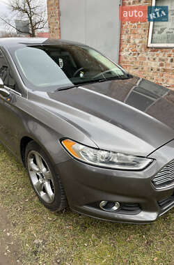 Седан Ford Fusion 2014 в 