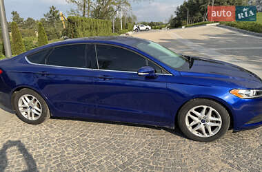 Седан Ford Fusion 2015 в 