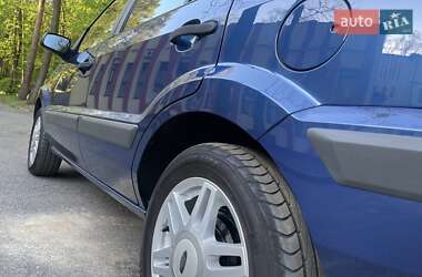Хэтчбек Ford Fusion 2008 в 