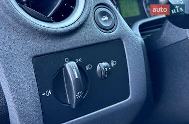 Хэтчбек Ford Fusion 2009 в 