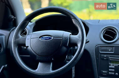 Хэтчбек Ford Fusion 2009 в 